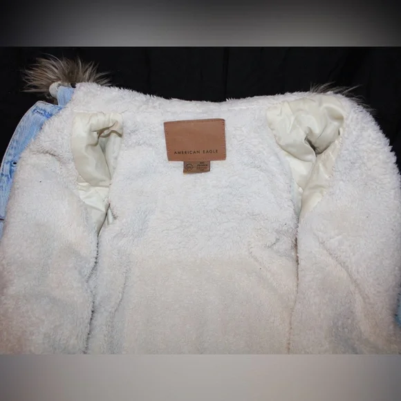 American Eagle Sherpa-lined Denim Bomber Jacket with Fur Hood Women's XXS - Picture 9 of 10